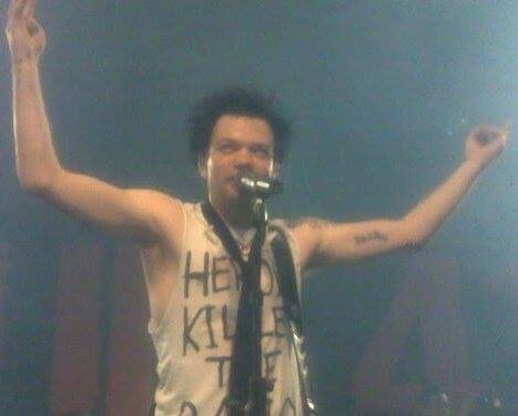 HEROIN KILLED THE RADIO STAR shirt Deryck Whibley of Sum 41