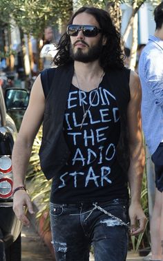 Russell Brand T Shirts-Heroin Killed The Radio Star T Shirt