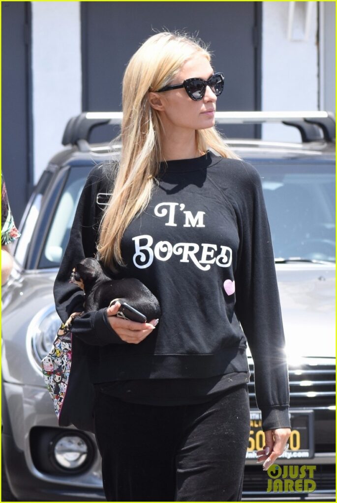 paris-hilton-im-bored-sweatshirt-june-2018-04