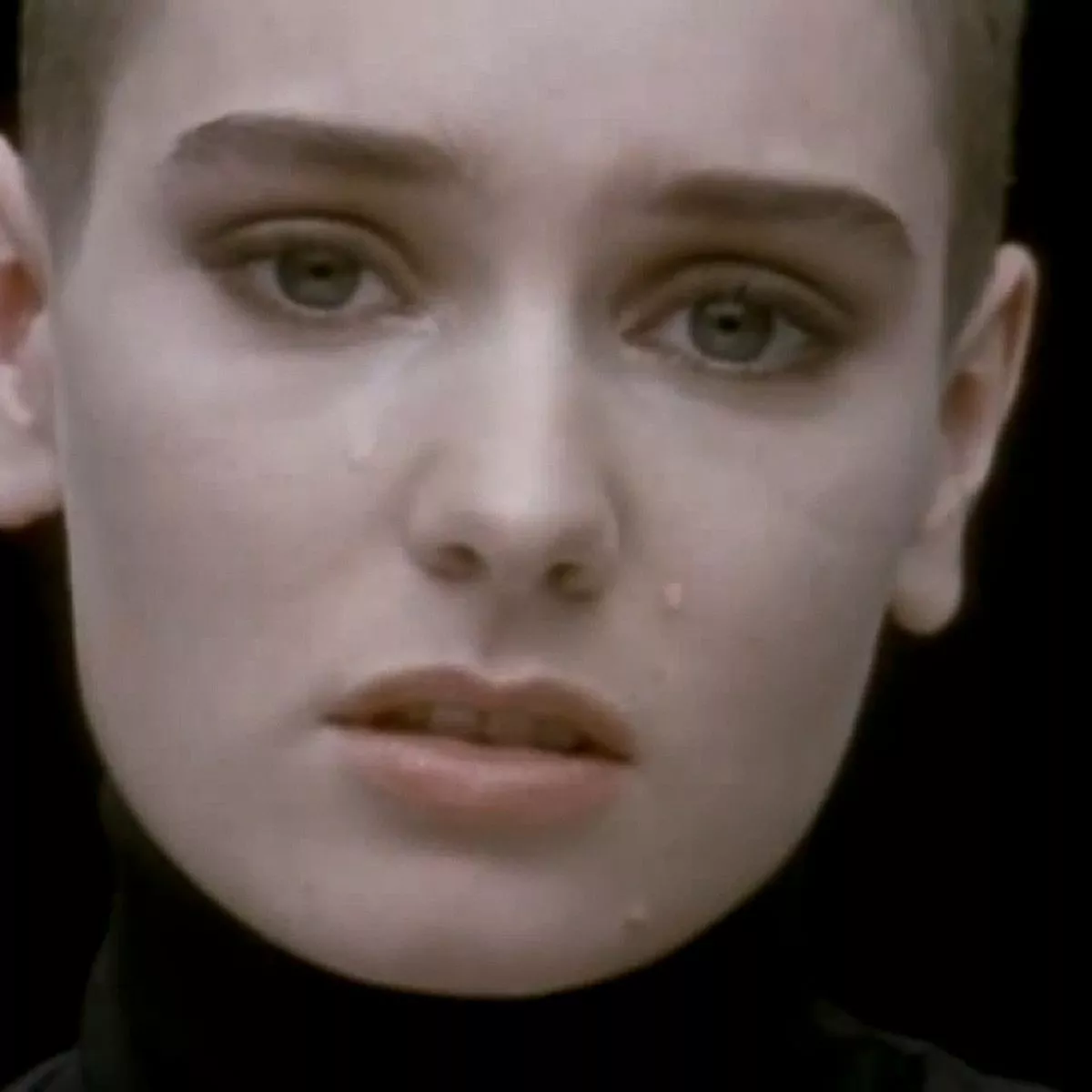 Sinead OConnor Nothing Compares 2U crying