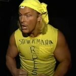 Steve Austin imitating Hulk Hogan in ecw