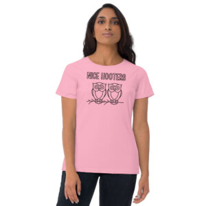 Alternative view of NICE HOOTERS – Owls on a tree branch Women T-Shirt
