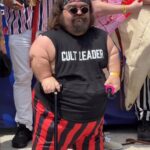 CULT LEADER chubby midget