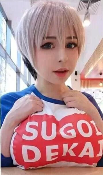 Hana Uzaki cosplay