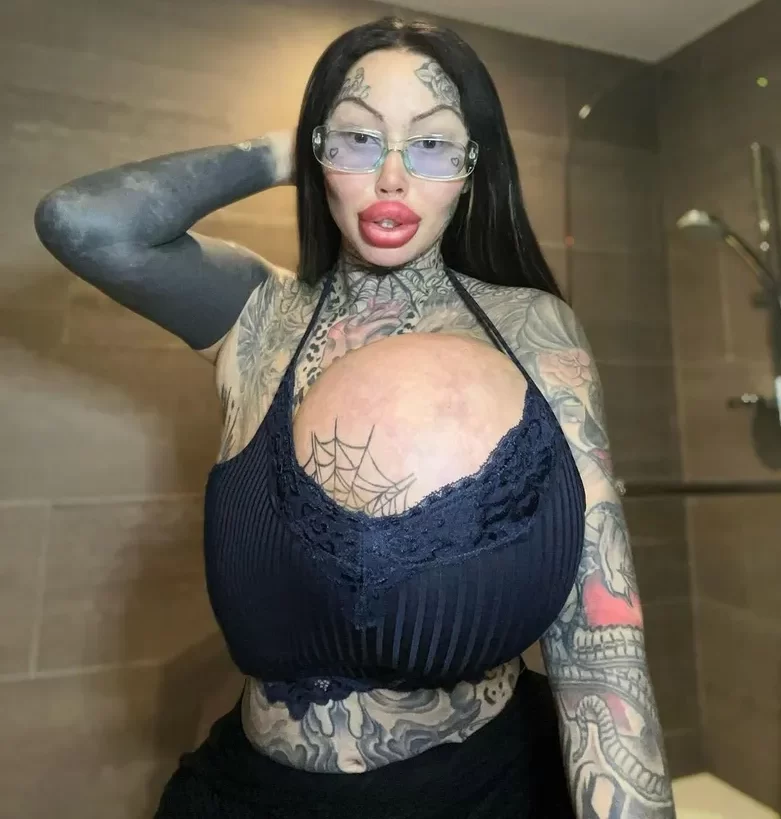 Mary Magdalena boob explosion