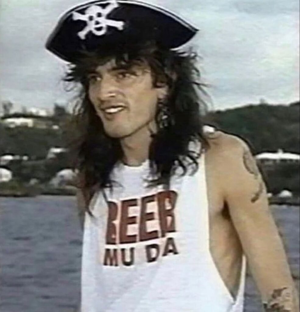 Captain Tommy Lee Beer-Mu-Da shirt and pirate hat