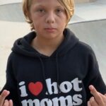 I Love Hot Moms kid