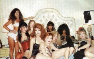 Slash with groupies Guns N Roses