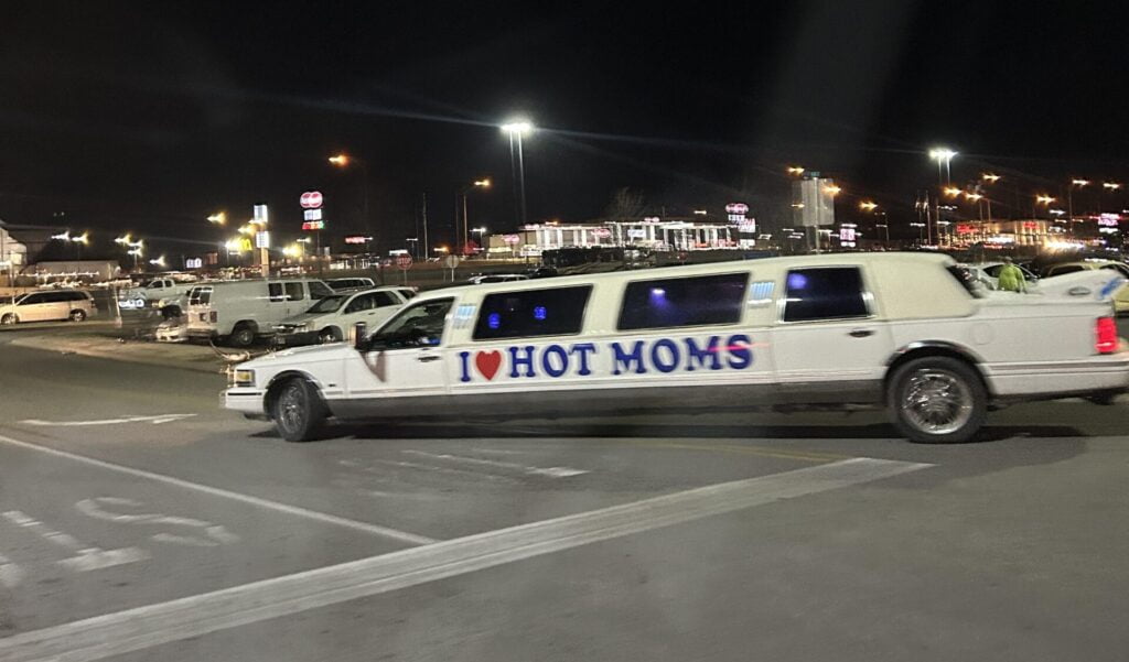 I Love Hot Moms Limousine