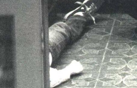 Kurt Cobain suicide scene