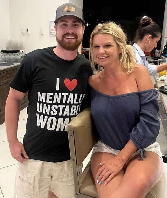 I Love Mentally Unstable Women Shirt