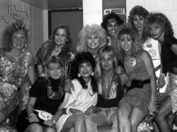 Vince Neil 1987 at his best surrounded by groupies