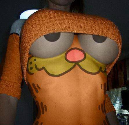 Garfield boobs bodypainting