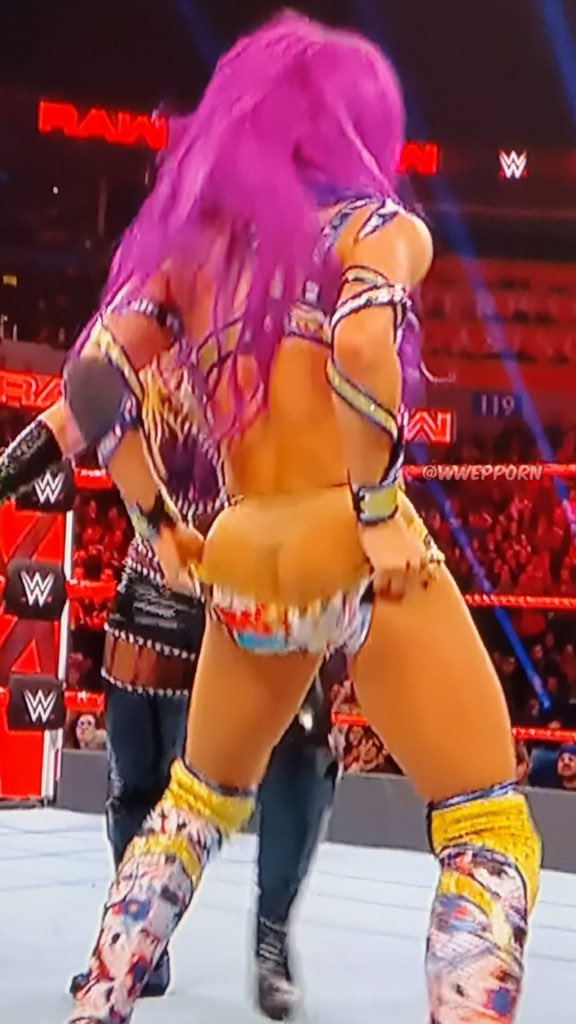 Sasha Banks full booty out