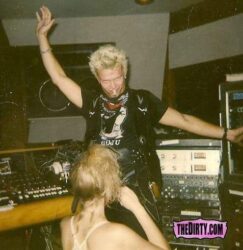 Billy Idol getting a blowjob in studio