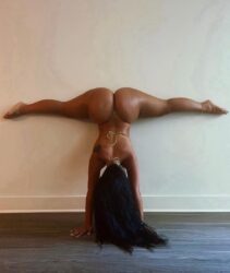 Stunning Agility Fat Ass Tan Babe