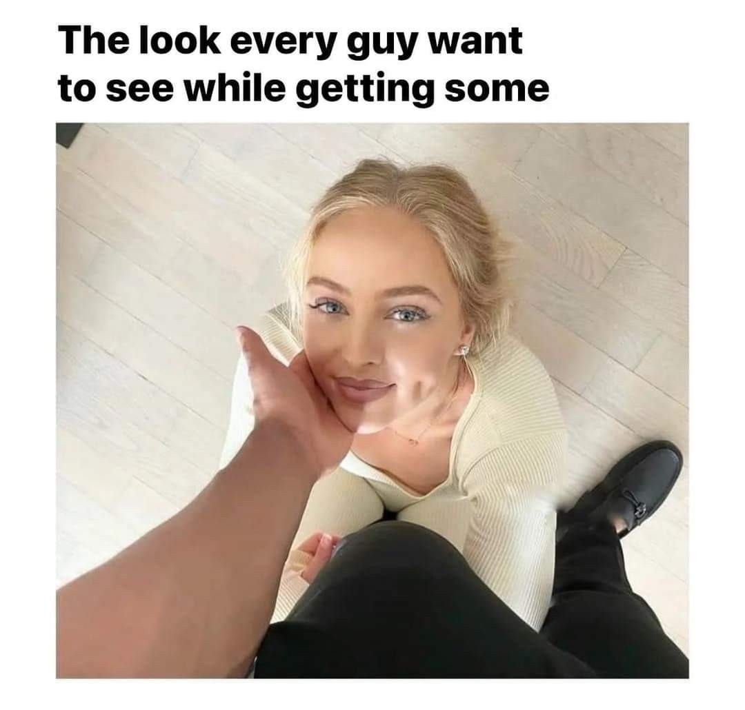 The look every guy want to see while getting some head