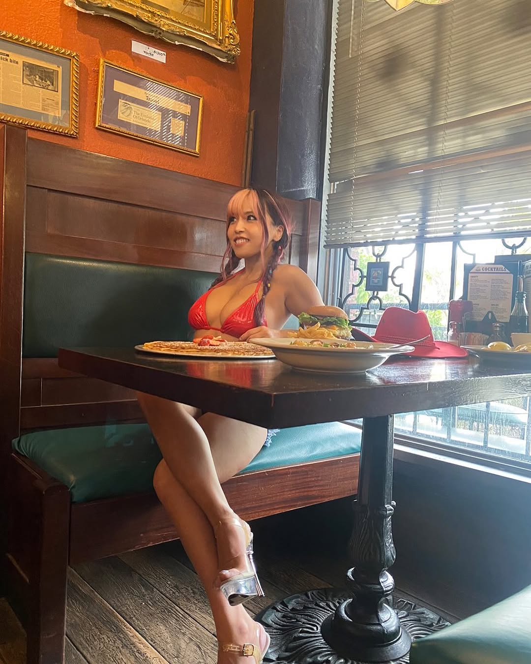 Mina Shirakawa bikini in restaurant