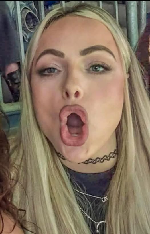 Liv Morgan blowjob