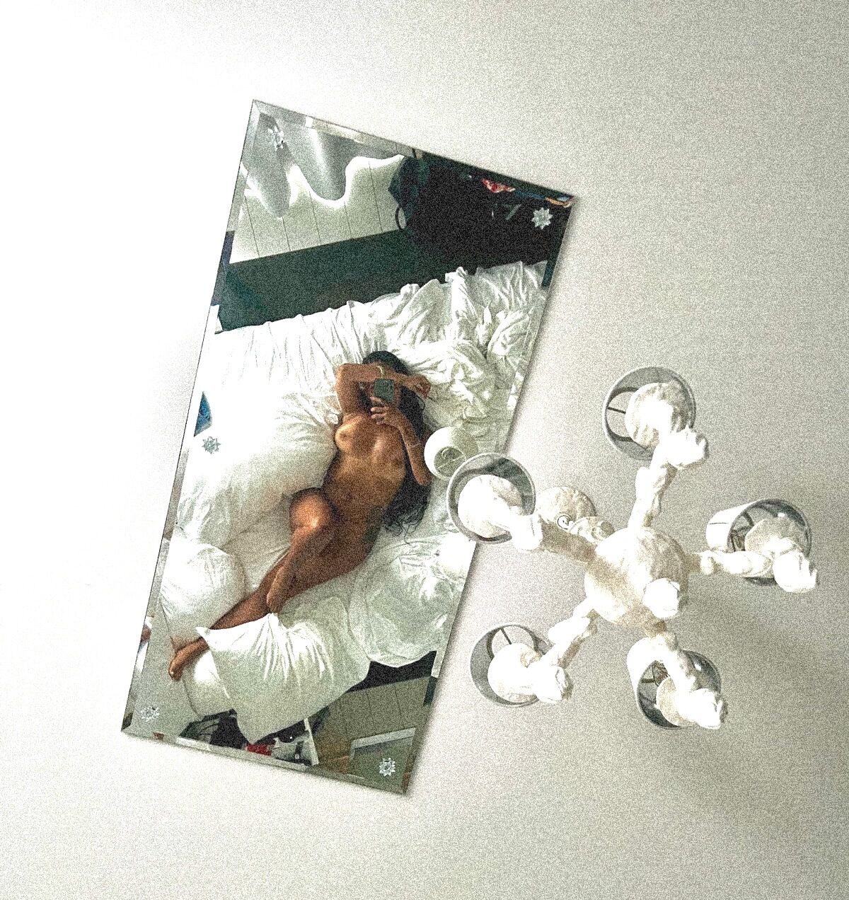 Naked woman ceiling miror