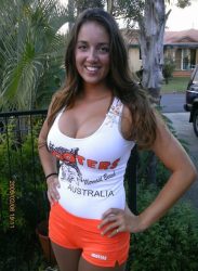 Chelsea Green used to be a Hooters Girl in 2009