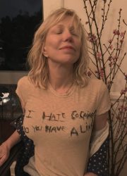 I Hate Cocaine Do You Have A Line - Courtney Love t-shirt